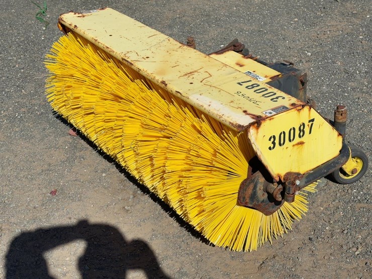 john-deere-2305-image-10