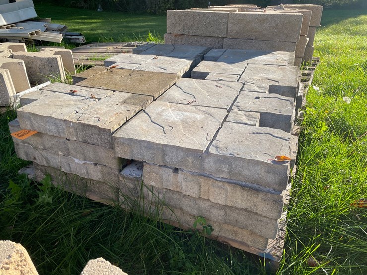 #3191-•-pallets-of-decorate-concrete-landscape-pavers-image-2