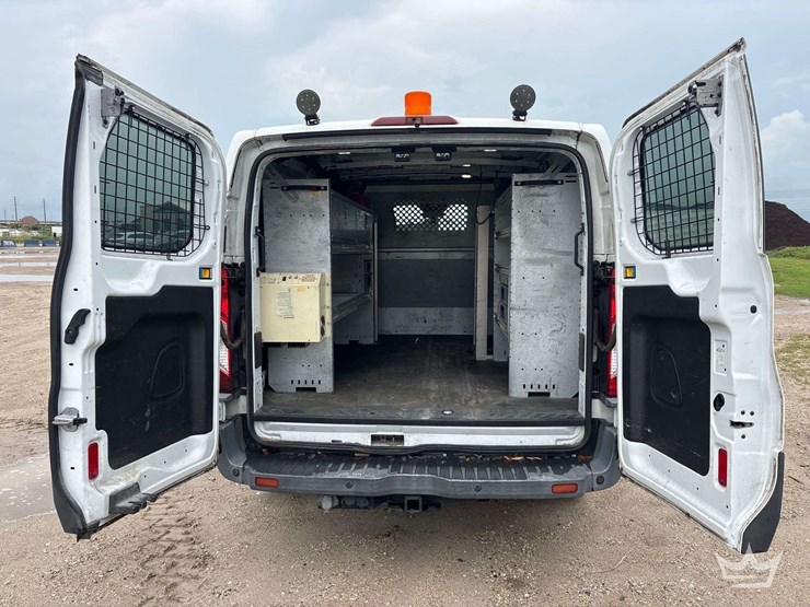 2016-ford-transit-image-19