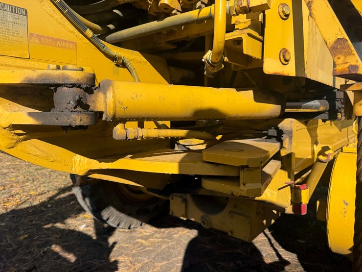 #3534-•-komatsu-gd305a-motor-grader-image-53