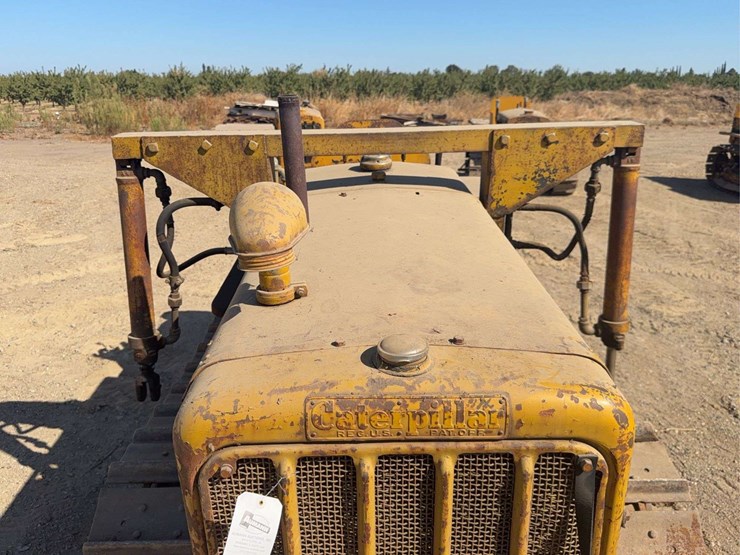 caterpillar-r2-image-10