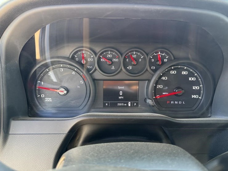2025-chevrolet-3500-image-55