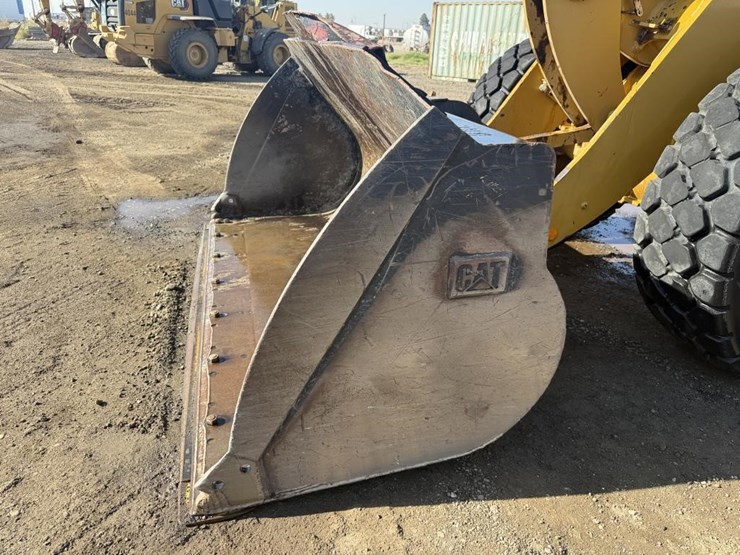 2018-caterpillar-930m-image-11
