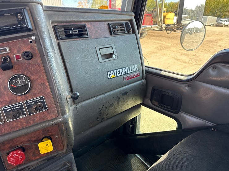 2005-kenworth-t800-image-57