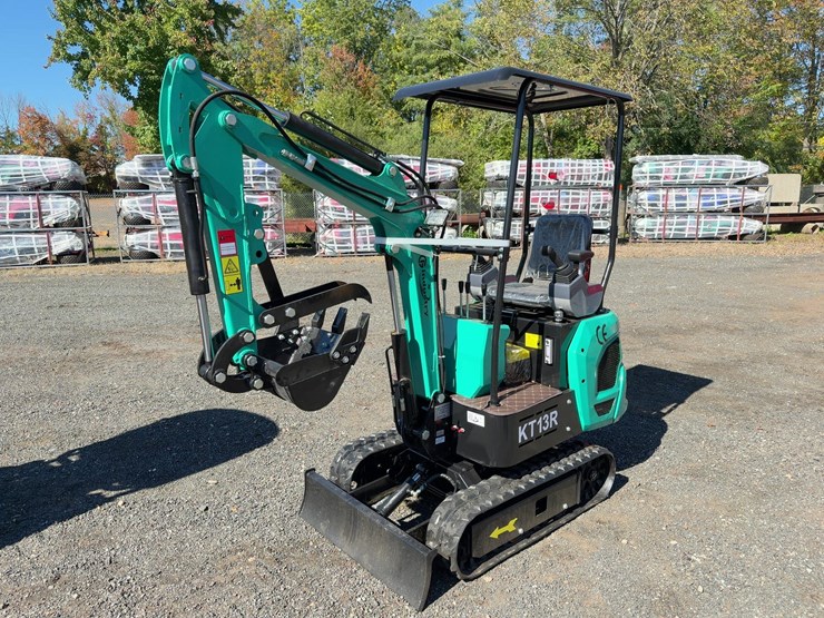 cfg-industrial-kt13r-mini-excavator-image-1