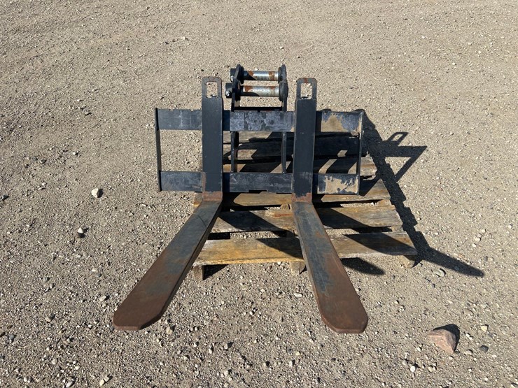 2019-geith-excavator-pallet-forks-image-2