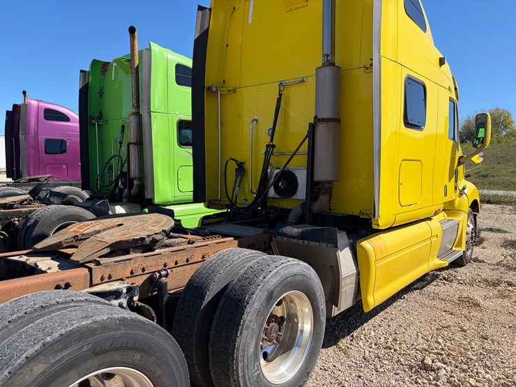 2007-peterbilt-387-image-4