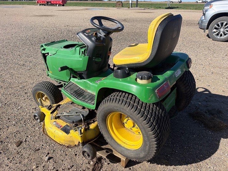 john-deere-245-image-3