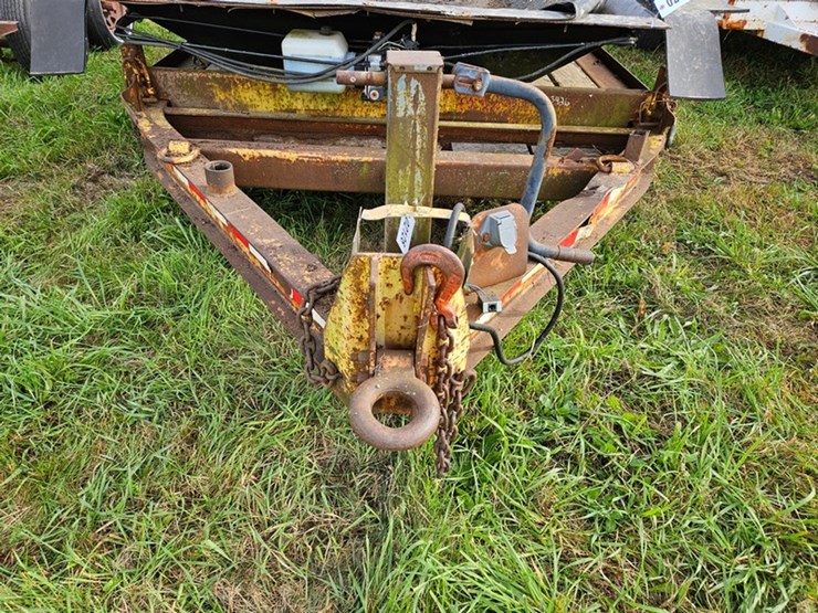 #2126-•-towmaster-tandem-axle-utility-tilt-trailer-image-9