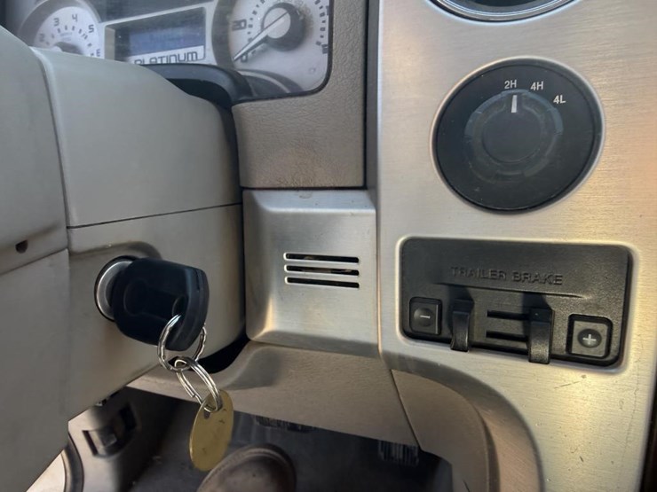 2010-ford-f150-platinum-image-40