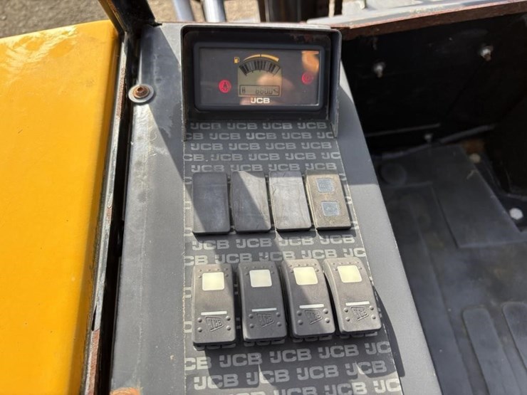 2019-jcb-903-4rt-forklift-image-24