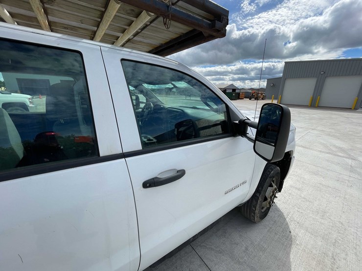 2018-chevrolet-3500-image-49