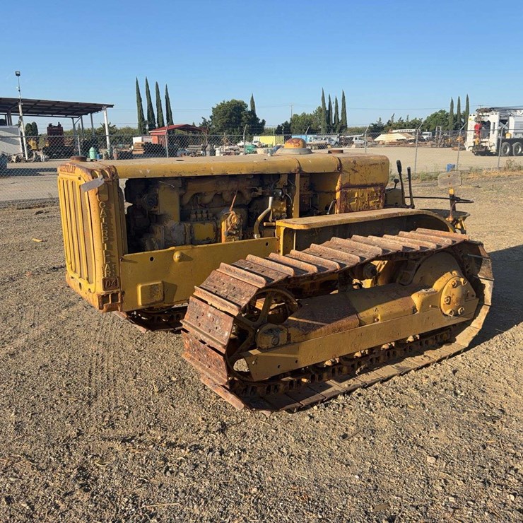 CATERPILLAR D4