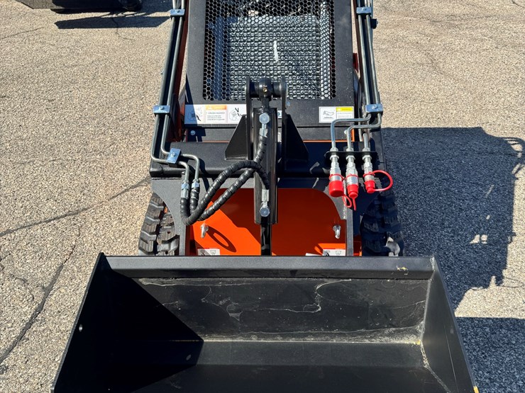 2026-unused-ft36c-future-skid-steer-loader-image-2