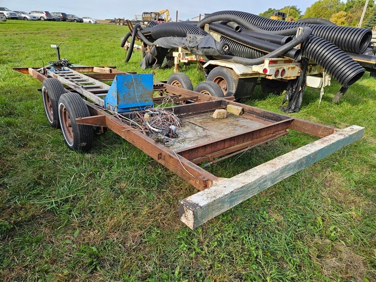 #2131-•-tandem-axle-utility-trailer-image-3