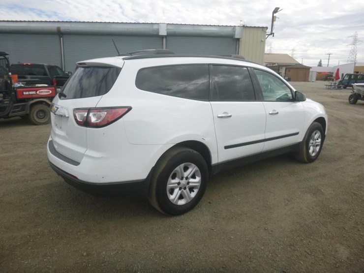 2017-chevrolet-traverse-image-3