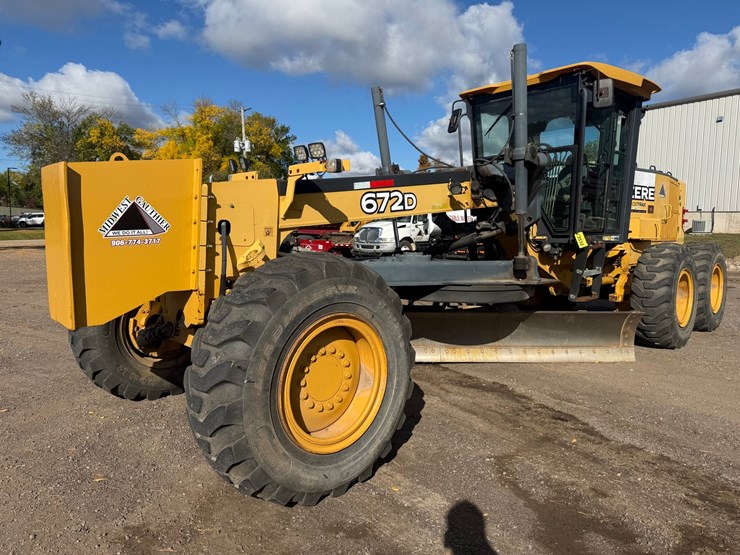 deere-672d-image-1