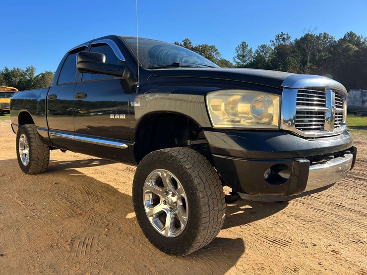 2008-dodge-ram-1500-image-4