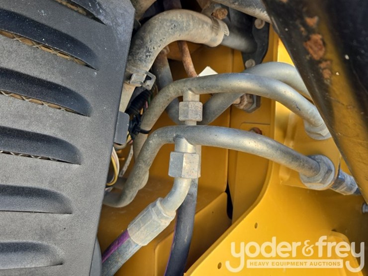 2018-caterpillar-299d2-image-32