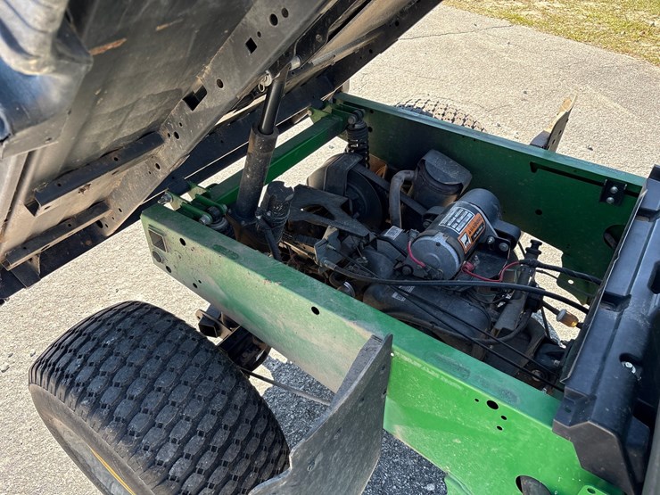 john-deere-turf-gator-image-10