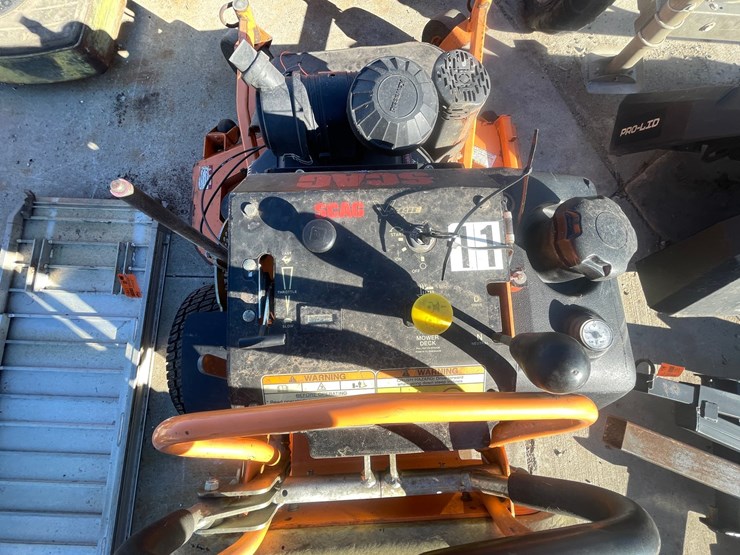 #1800-•-scag-v-ride-stand-on-zero-turn-lawn-mower-image-6