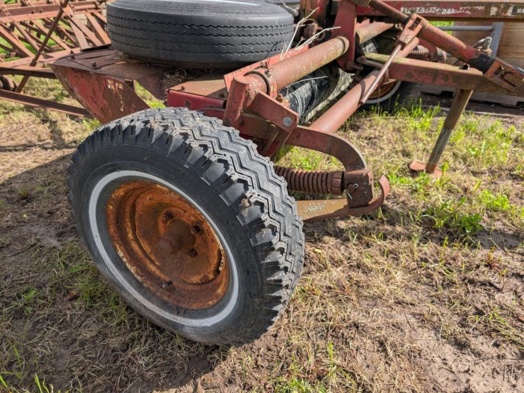 #4072-•-international-2a-hay-crimper-image-3
