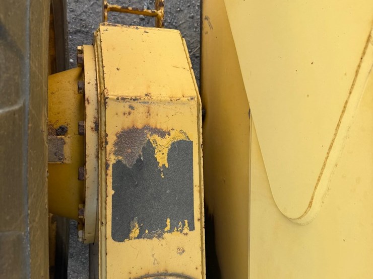 deere-672d-image-70