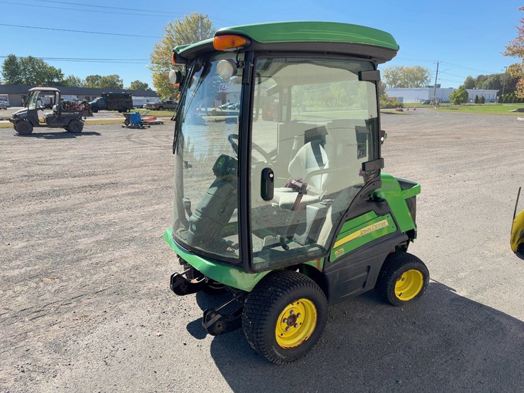 john-deere-1575-image-1