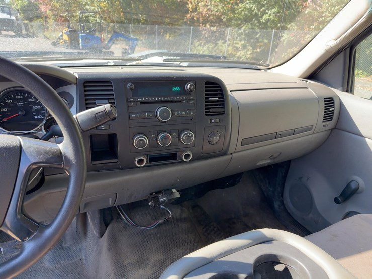 2008-chevrolet-3500hd-image-18