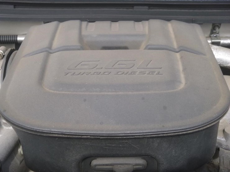 2011-chevrolet-3500-image-15