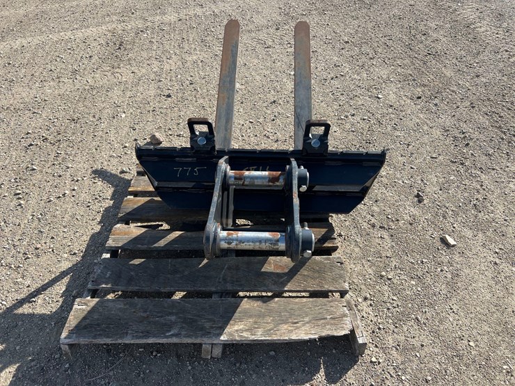 2019-geith-excavator-pallet-forks-image-6