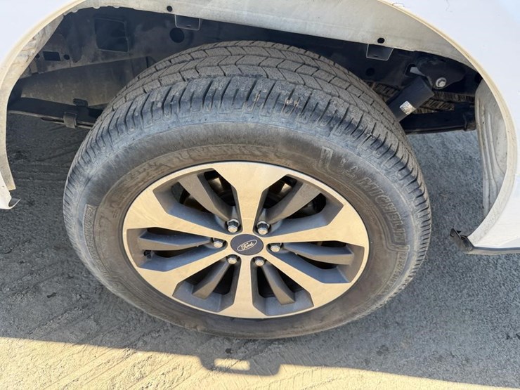 2020-ford-f150-image-14
