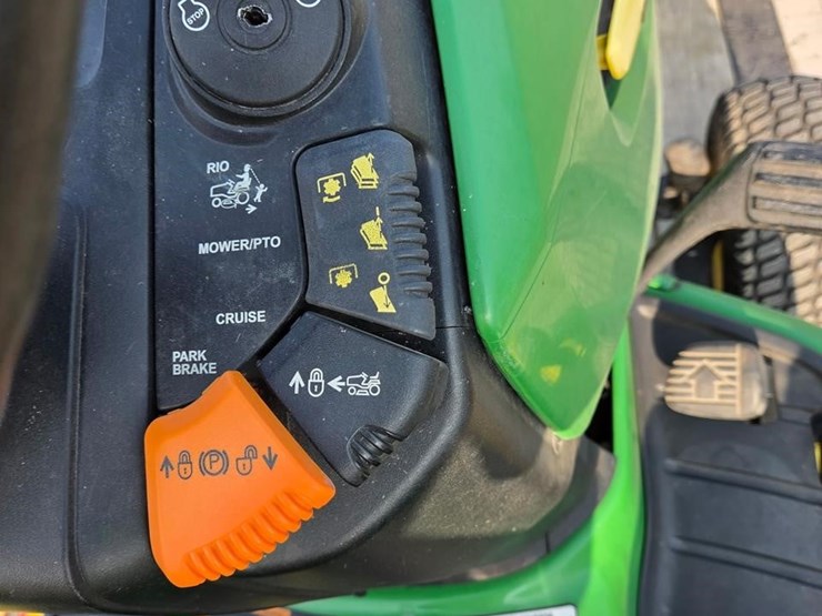 john-deere-x530-image-15
