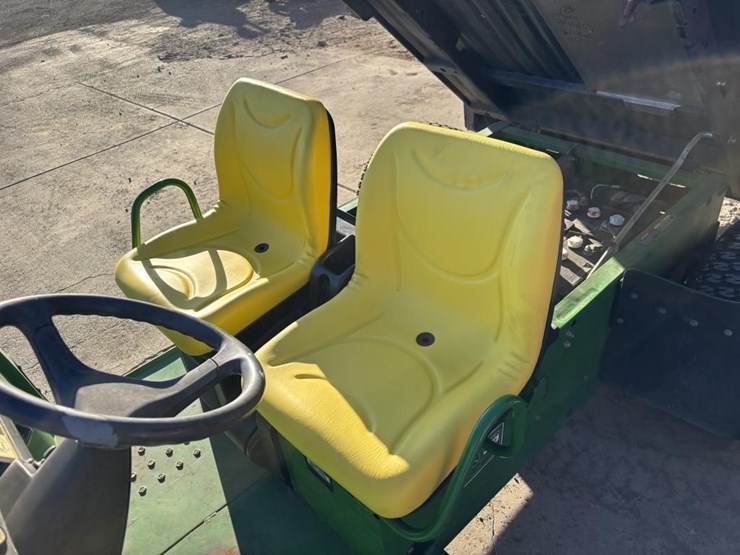 2012-john-deere-gator-image-9