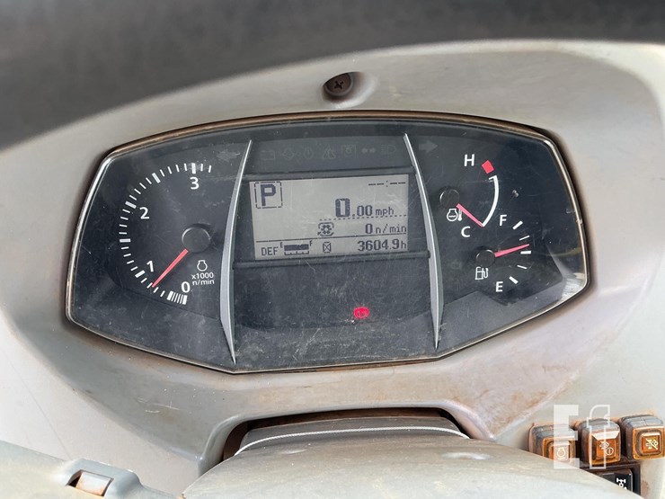 2019-kubota-m5-091-image-17