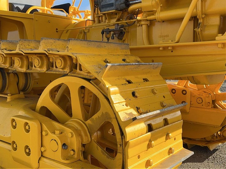 caterpillar-seventy-gas---complete-nut-and-bolt-restoration!-image-16