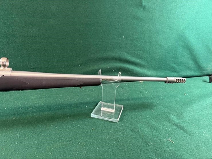 winchester-mdl.70-7mm-wsm-rifle-image-4