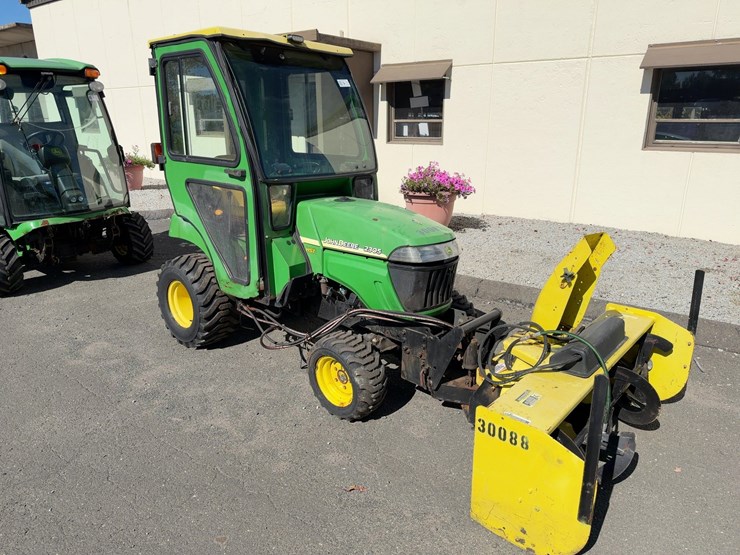 john-deere-2305-image-2