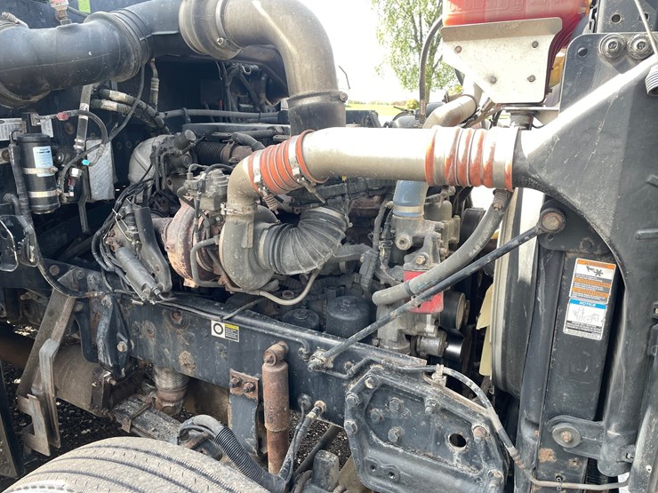 #116-•-2013-peterbilt-day-cab-semi-(title-in-delay)-(denmark-wi)-image-26