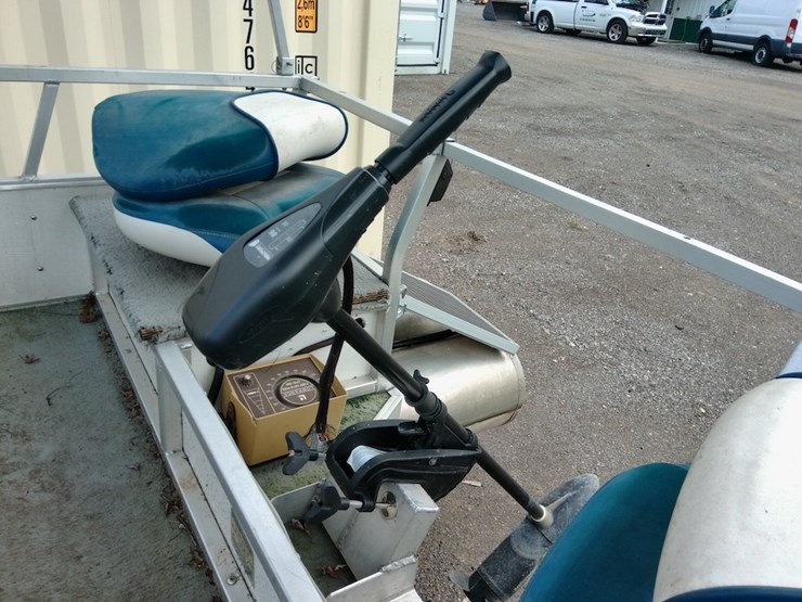 2005-cruiser-lo-pro-pontoon-boat-image-9