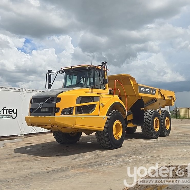 2023 VOLVO A25G