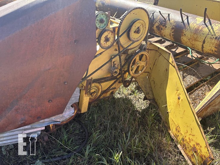 new-holland-960-image-7