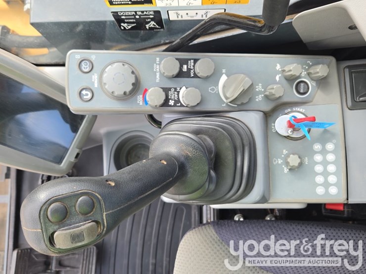 2020-deere-85g-image-68
