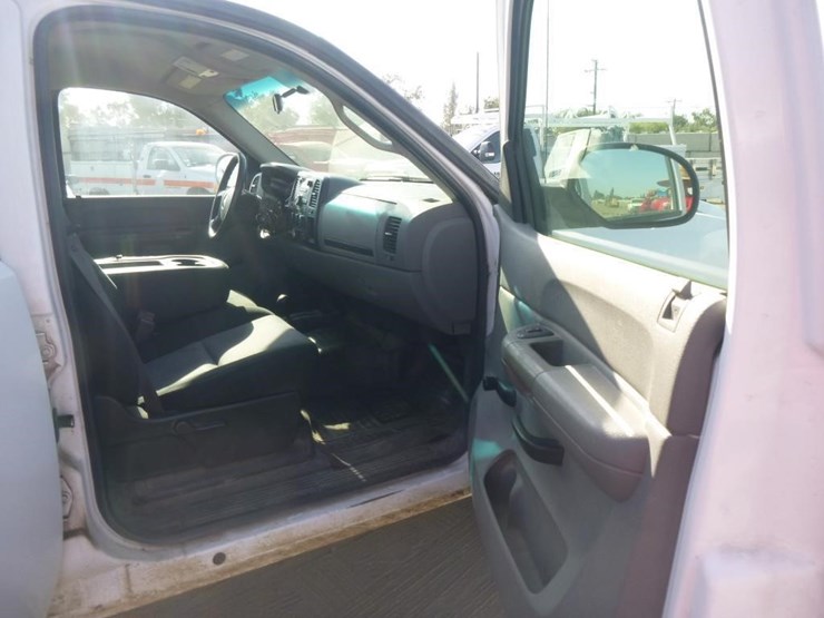 2008-chevrolet-2500-image-18