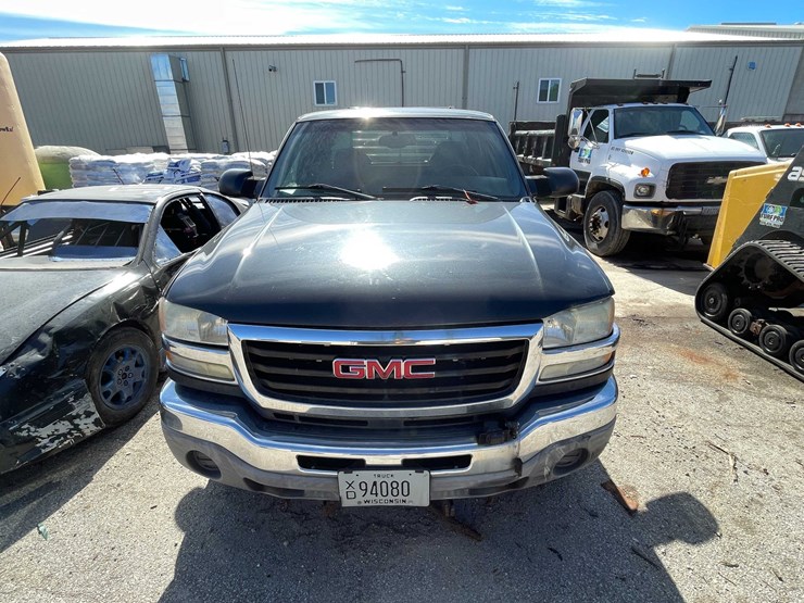 2004-gmc-2500hd-image-10