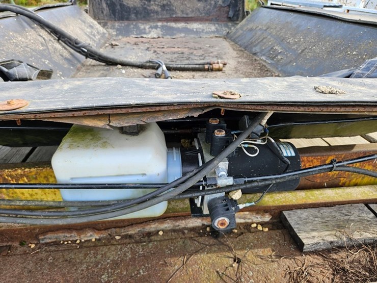 #2127-•-hydraulic-dump-bed-image-8