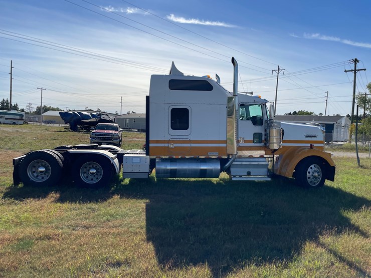 2001-kenworth-w900l-image-6