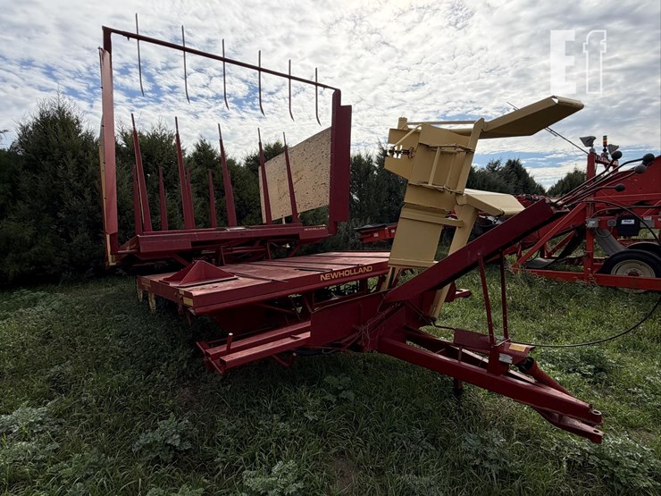 new-holland-1033-image-3