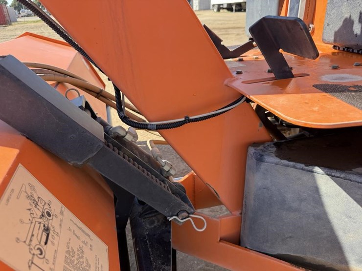lay-mor-sm-300-3-wheel-broom-image-30
