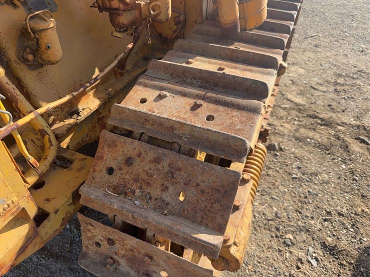 caterpillar-twenty-two-image-10